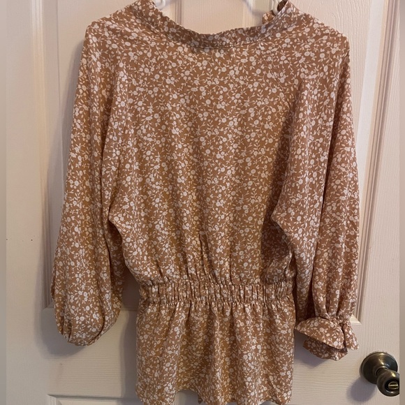 NWOT Sweet Rain Floral Top - Picture 4 of 6